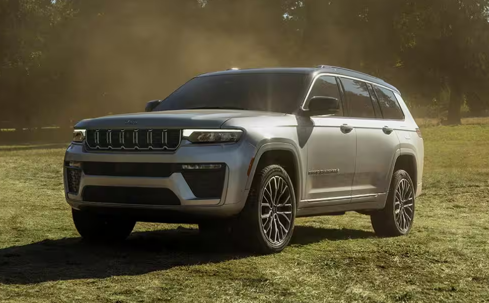 Silver 2026 Jeep Grand Cherokee