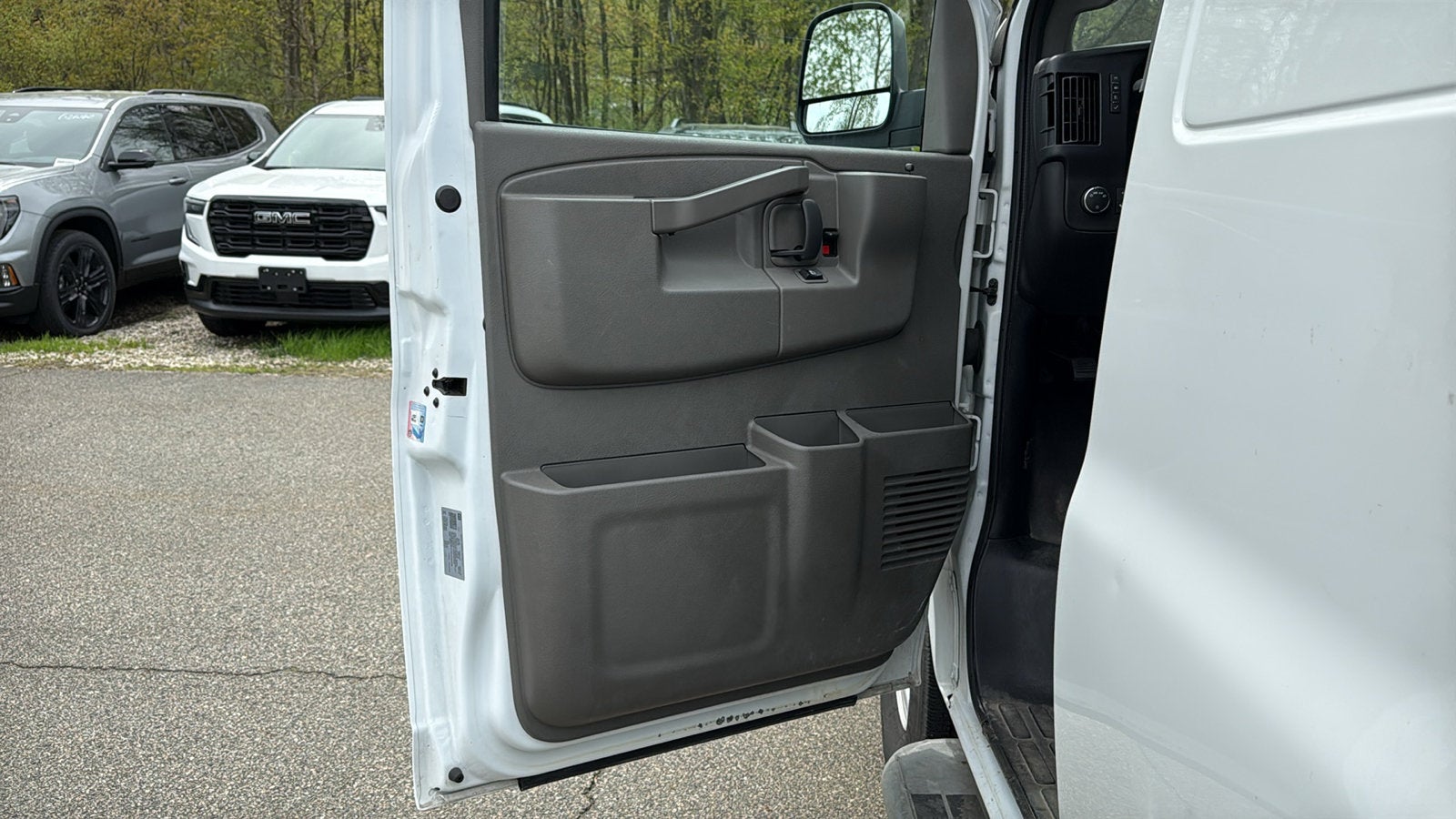 2024 Chevrolet Express Cargo 2500 WT