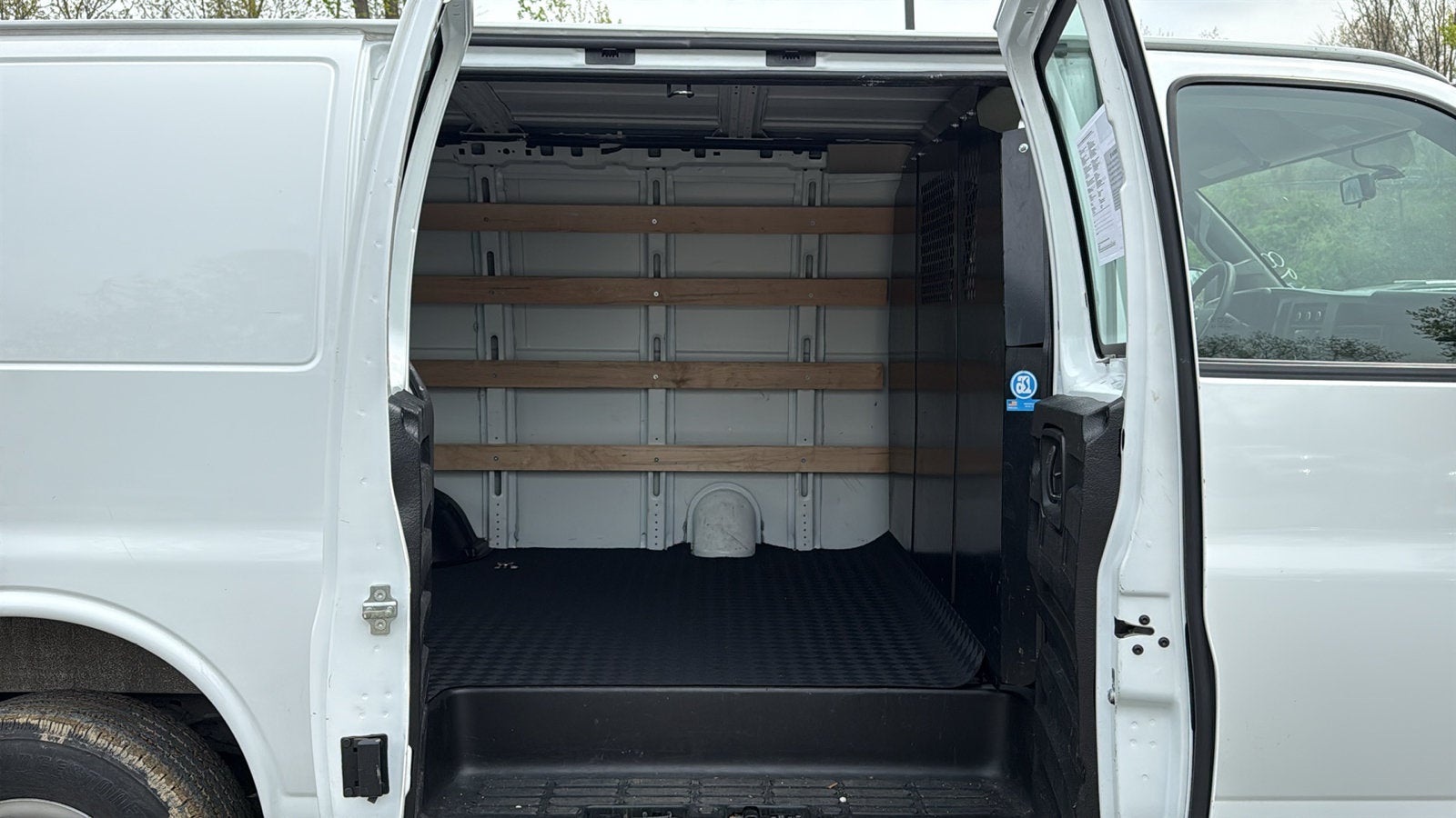 2024 Chevrolet Express Cargo 2500 WT