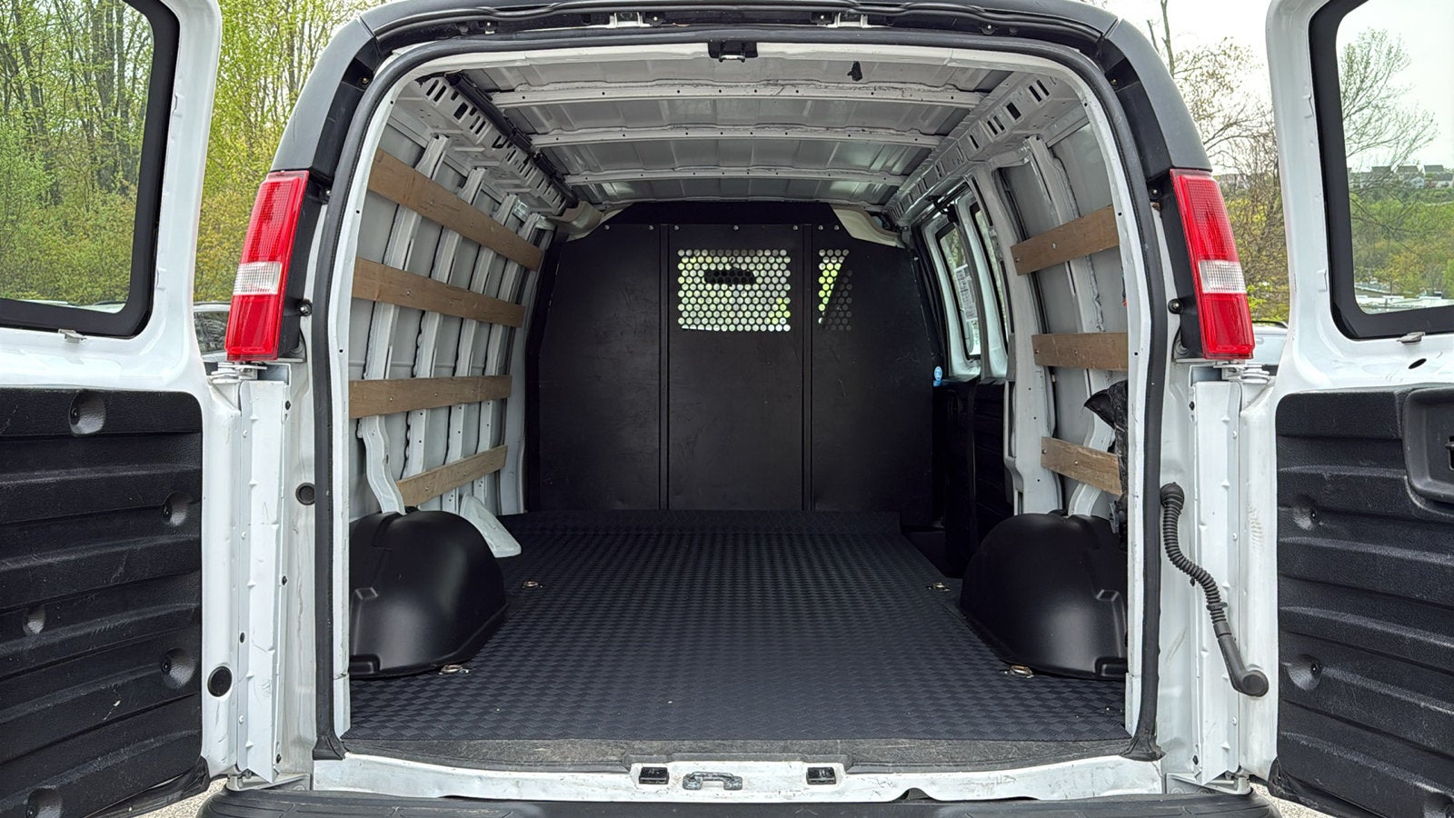 2024 Chevrolet Express Cargo 2500 WT