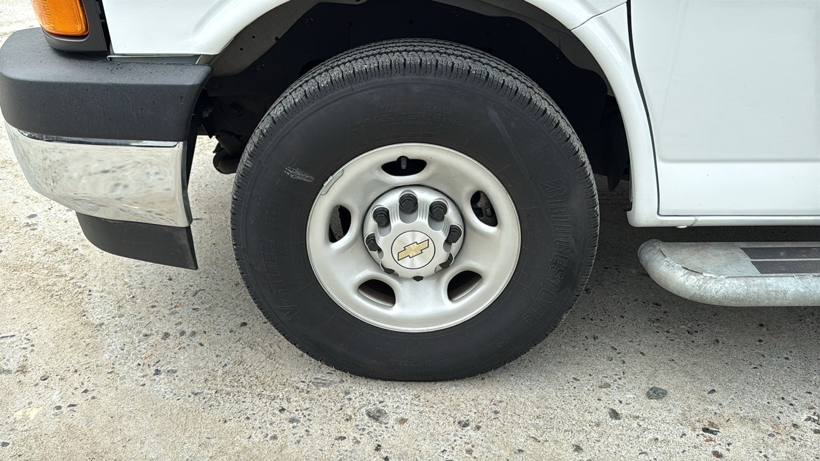 2024 Chevrolet Express Cargo 2500 WT