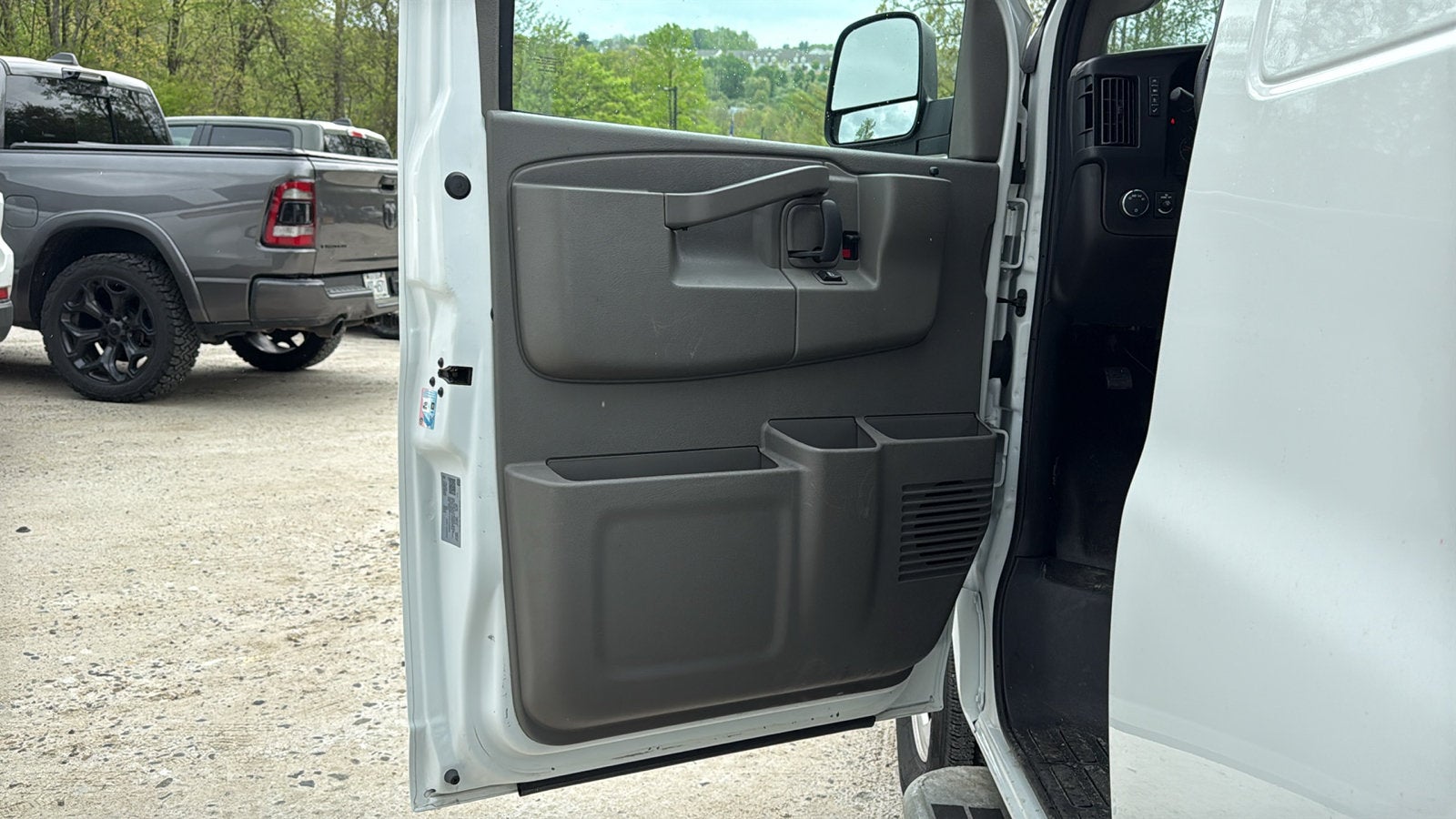 2024 Chevrolet Express Cargo 2500 WT