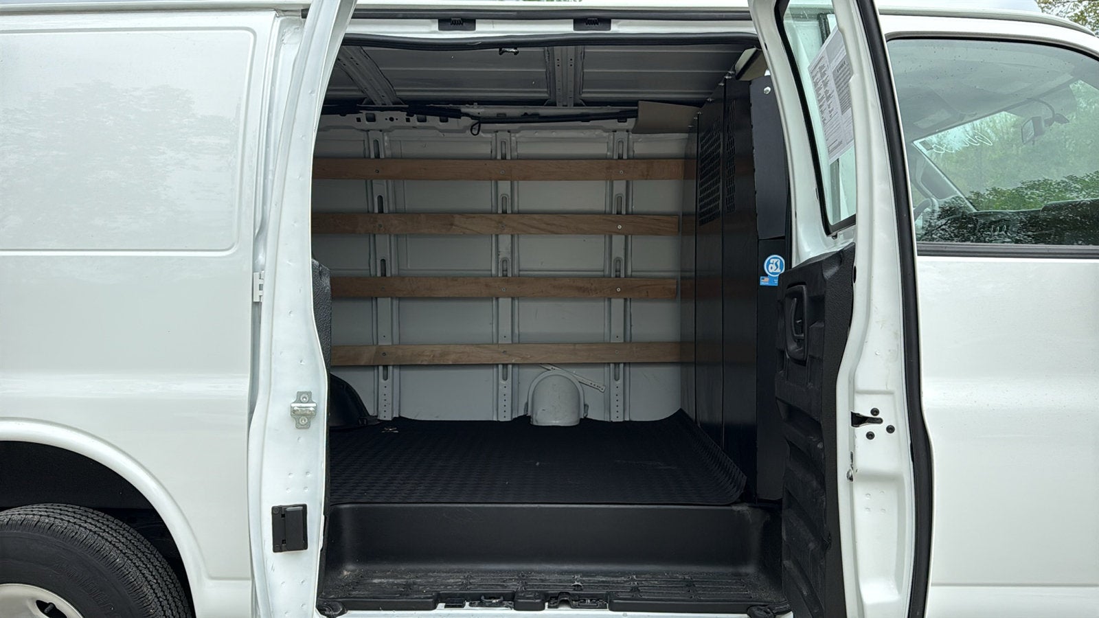 2024 Chevrolet Express Cargo 2500 WT