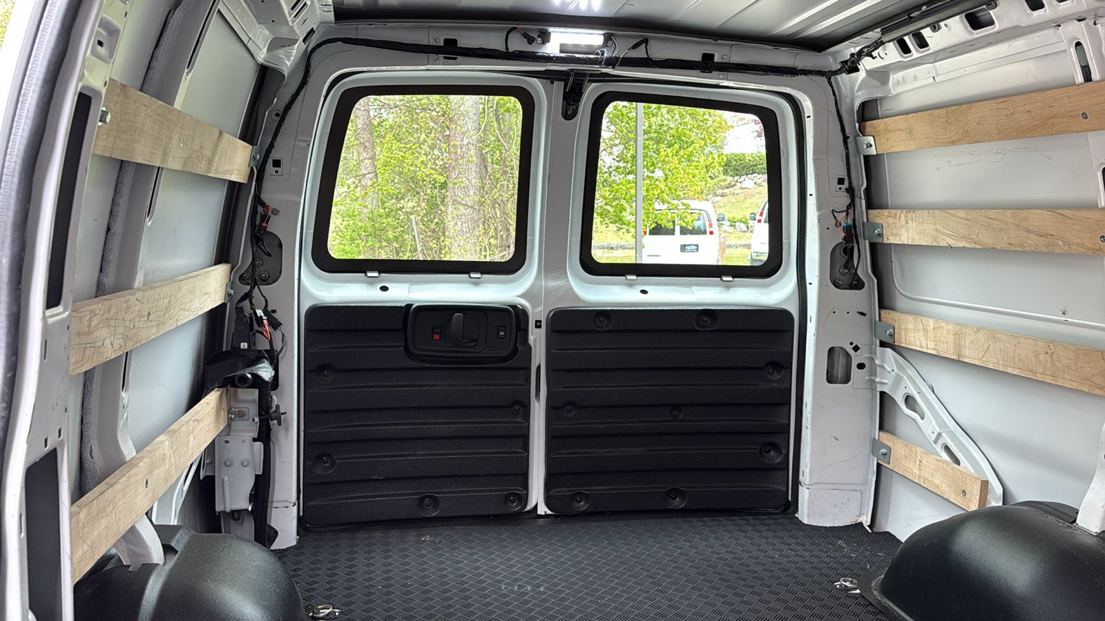 2024 Chevrolet Express Cargo 2500 WT