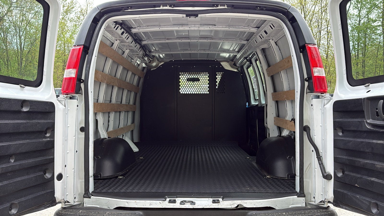 2024 Chevrolet Express Cargo 2500 WT
