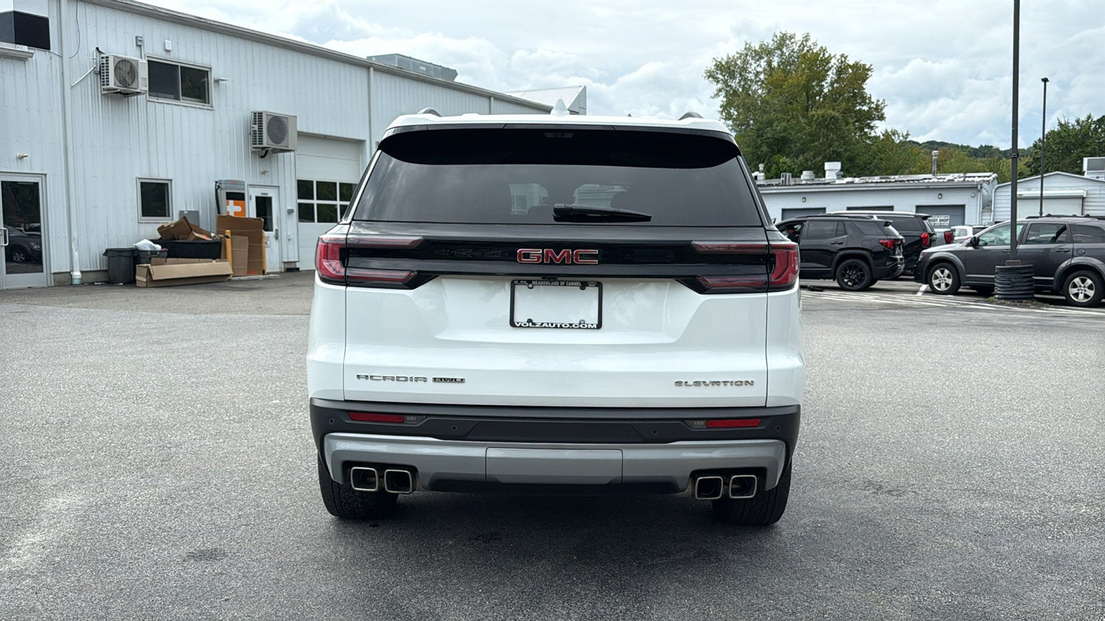 2026 GMC Acadia Elevation