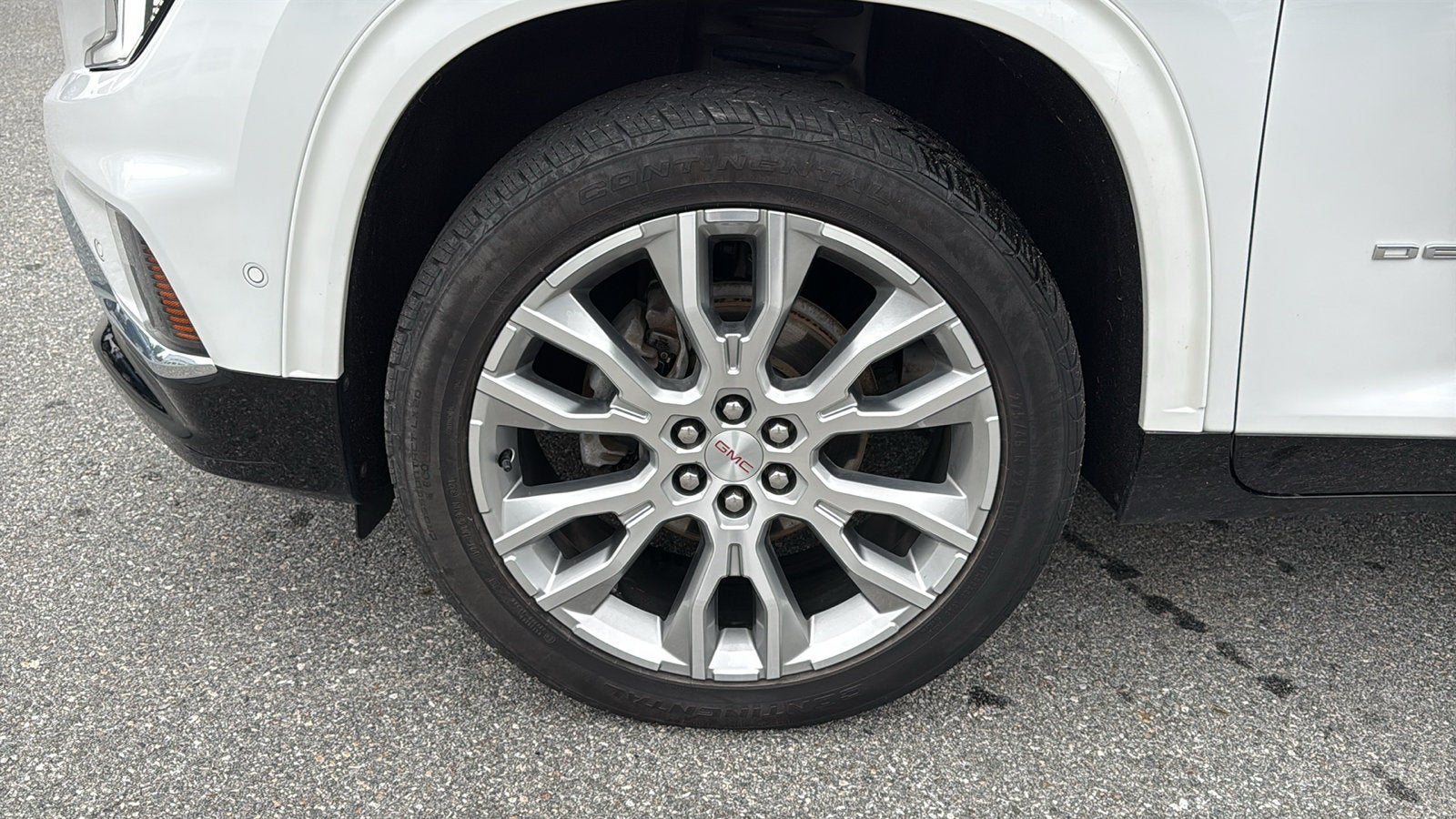 2024 GMC Acadia Denali
