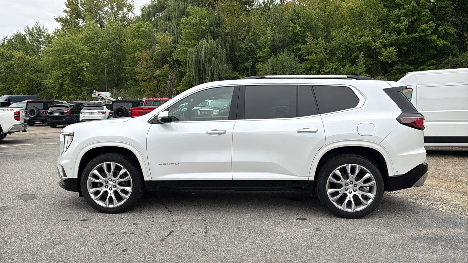 2024 GMC Acadia Denali