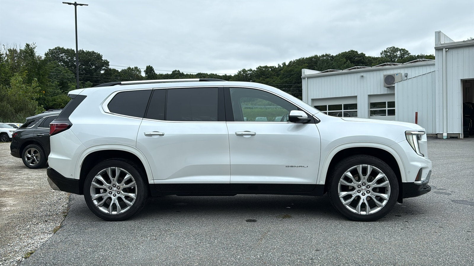 2024 GMC Acadia Denali