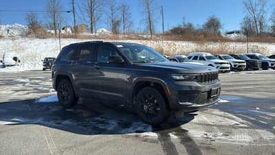 2025 Jeep GRAND CHEROKEE LAREDO