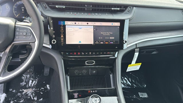 2026 Jeep Grand Cherokee Laredo Altitude