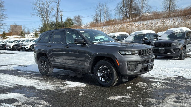 2026 Jeep Grand Cherokee Laredo Altitude