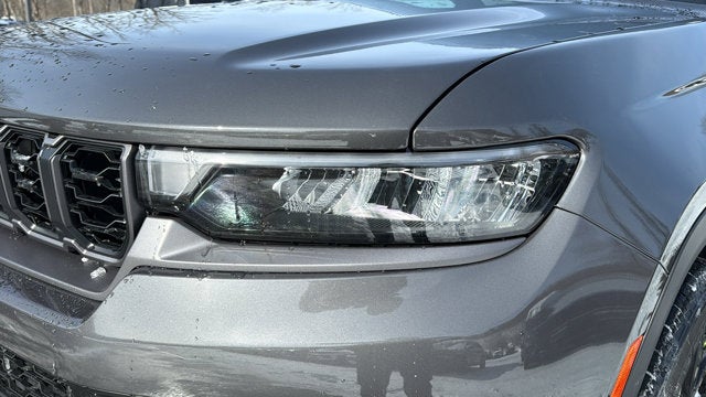 2026 Jeep Grand Cherokee Laredo Altitude