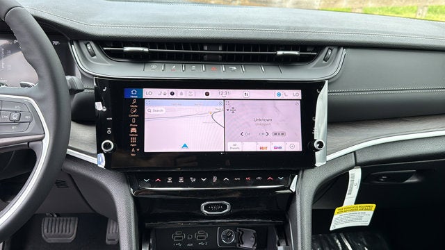 2026 Jeep Grand Cherokee Laredo Altitude