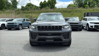 2026 Jeep Grand Cherokee Laredo Altitude