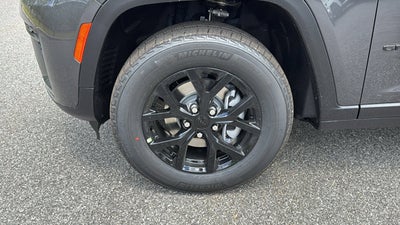 2026 Jeep Grand Cherokee Laredo Altitude