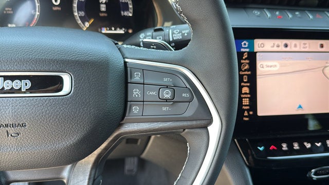 2026 Jeep Grand Cherokee Laredo Altitude