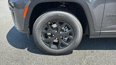 2026 Jeep Grand Cherokee Laredo Altitude
