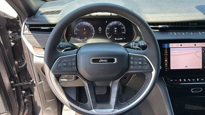 2026 Jeep Grand Cherokee Laredo Altitude