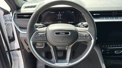 2026 Jeep Grand Cherokee Laredo Altitude