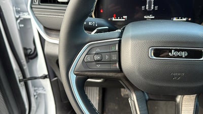 2026 Jeep Grand Cherokee Laredo Altitude