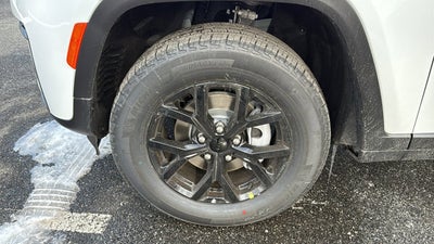 2026 Jeep Grand Cherokee Laredo Altitude