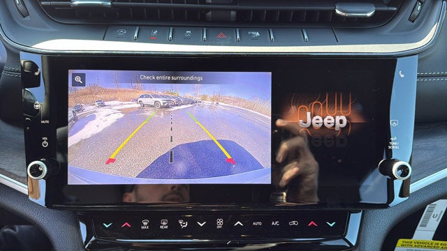 2026 Jeep Grand Cherokee Laredo Altitude