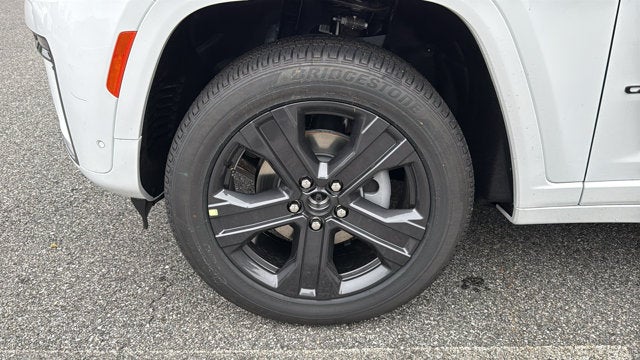 2027 Jeep Grand Cherokee Limited Reserve