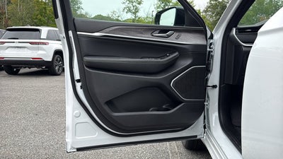 2027 Jeep Grand Cherokee Limited Reserve