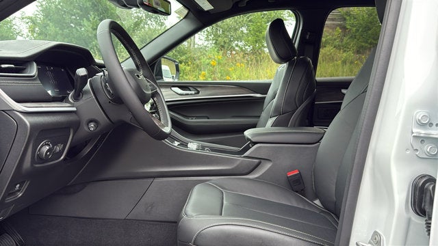 2027 Jeep Grand Cherokee Limited Reserve