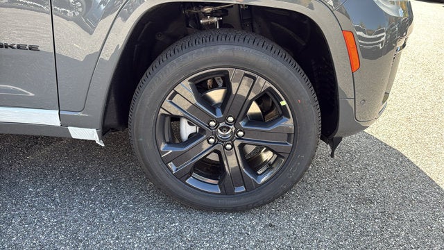 2027 Jeep Grand Cherokee Limited Reserve