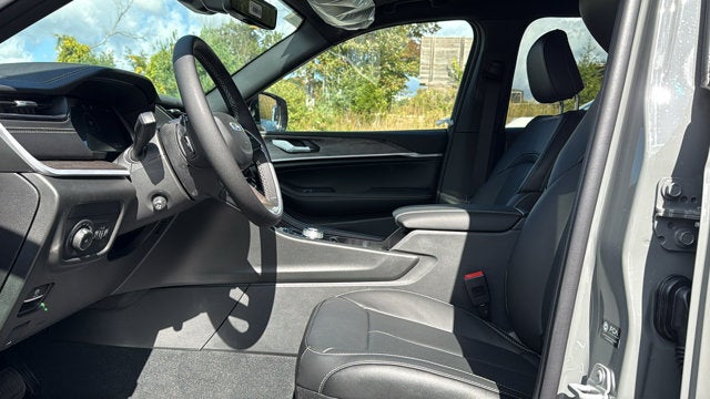 2027 Jeep Grand Cherokee Limited Reserve