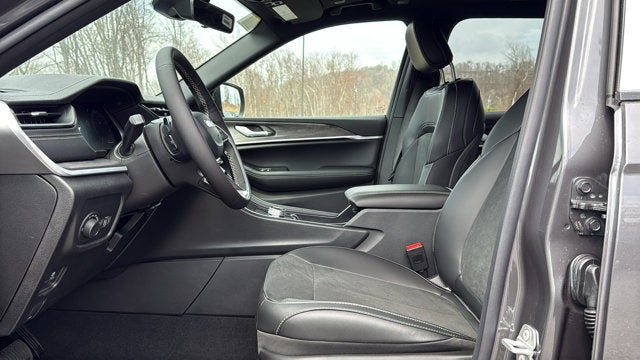 2026 Jeep Grand Cherokee L Laredo Altitude