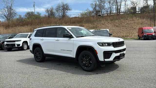 2026 Jeep Grand Cherokee L Laredo Altitude