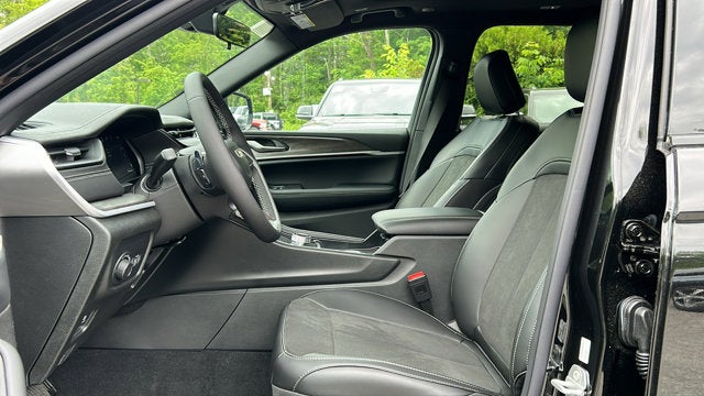 2026 Jeep Grand Cherokee L Laredo Altitude