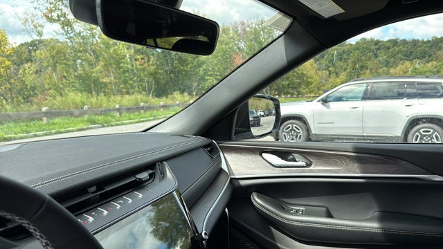 2027 Jeep Grand Cherokee L Laredo Altitude