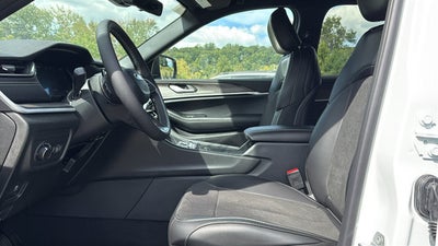 2027 Jeep Grand Cherokee L Laredo Altitude
