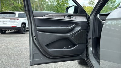 2027 Jeep Grand Cherokee L Limited