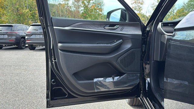 2027 Jeep Grand Cherokee L Limited