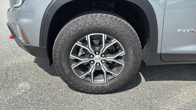 2026 GMC Acadia AWD AT4
