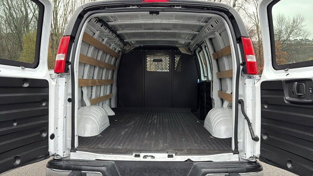 2024 GMC Savana Cargo Van BASE