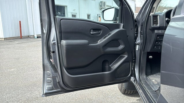 2023 Nissan Frontier S