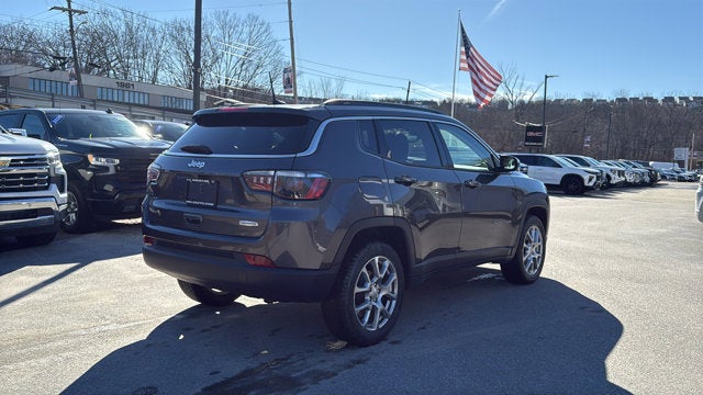 2022 Jeep Compass Latitude Lux