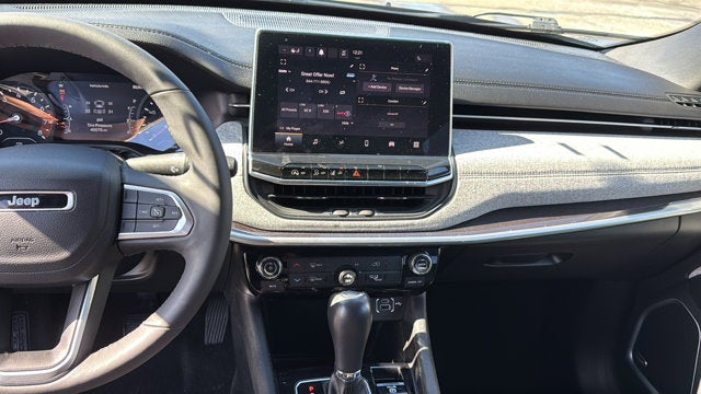 2023 Jeep Compass Latitude Lux