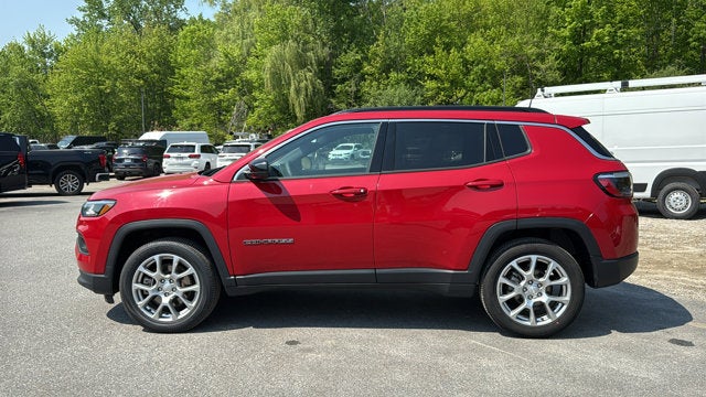 2023 Jeep Compass Latitude Lux