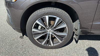 2022 Volvo XC60 Momentum