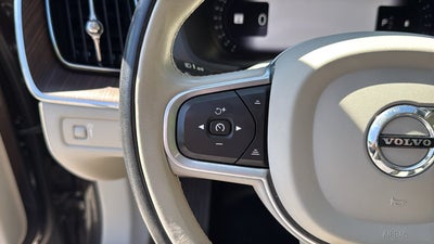 2022 Volvo XC60 Momentum