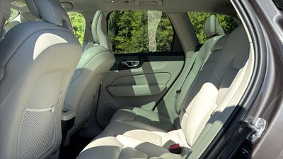2022 Volvo XC60 Momentum
