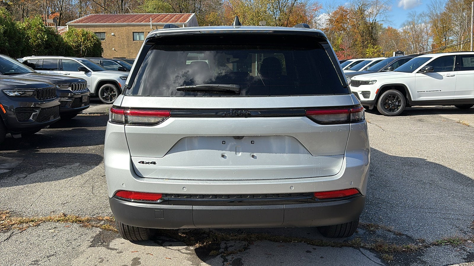 2025 Jeep GRAND CHEROKEE LAREDO