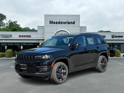 2025 Jeep GRAND CHEROKEE LAREDO